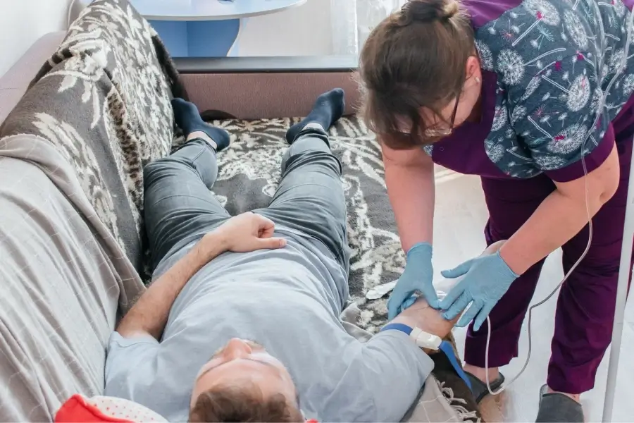 Срочный вывод из запоя в Колпашеве: быстро, недорого